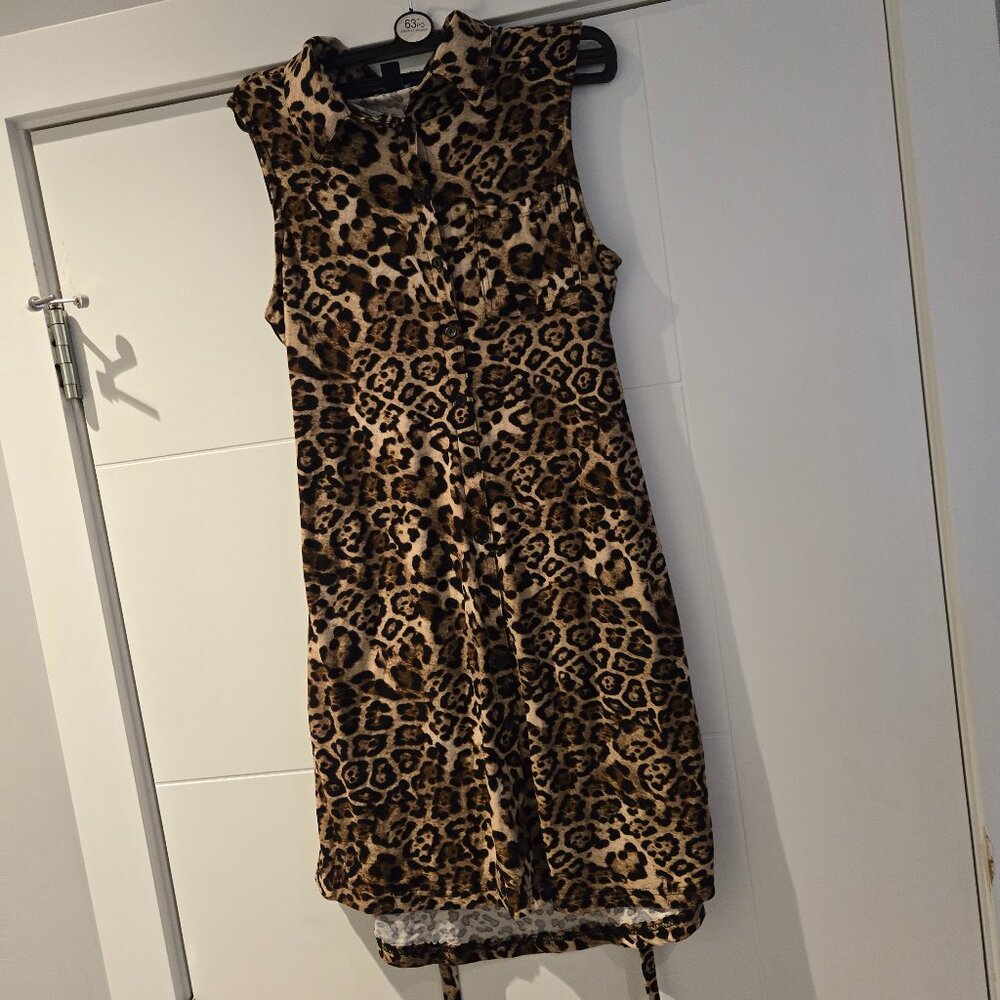 Justify Women’s Leopard Print Sleeveless Shirt Dress | Size Medium | Tan & Black